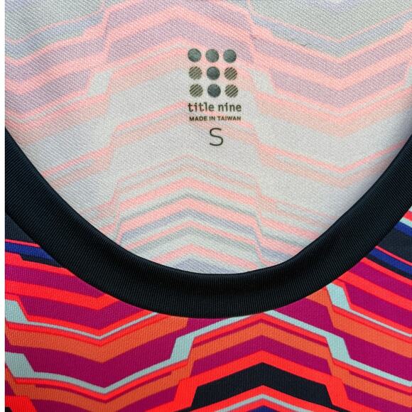 Title Nine Athletic Dress w Neon Geometric Design Tech Fabric Outdoors size S - Picture 3 of 12